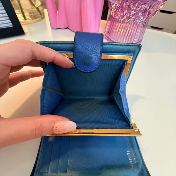 Vintage Chanel Bi-Fold Caviar Leather CC Wallet 1996-1997 Blue 💙 - Picture 9 of 13